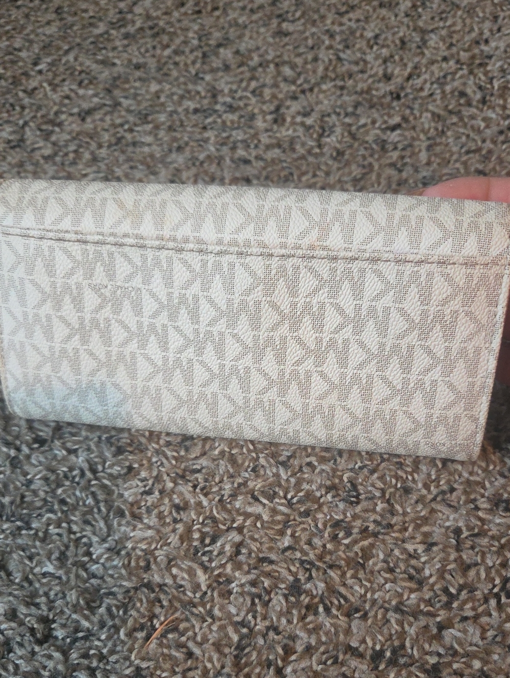 Michael Kors Cream/White MK Continental Wallet with Gold Logo - Picture 14 of 14